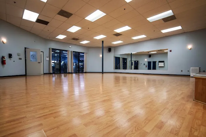 Gold's Gym Picture 3