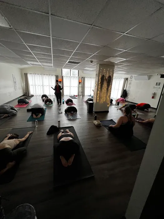BREATHE Power Yoga Picture 5