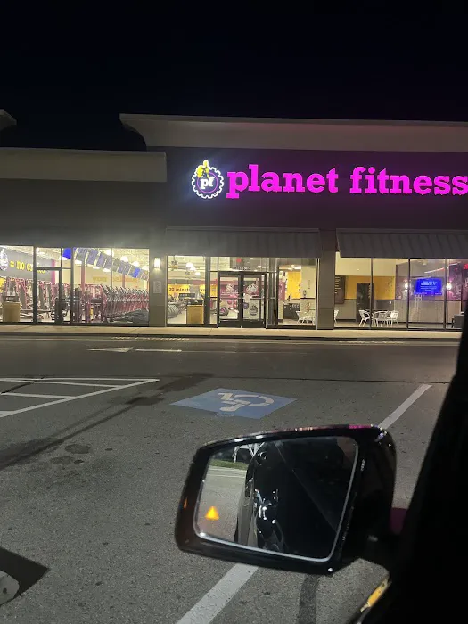 Planet Fitness Picture 5
