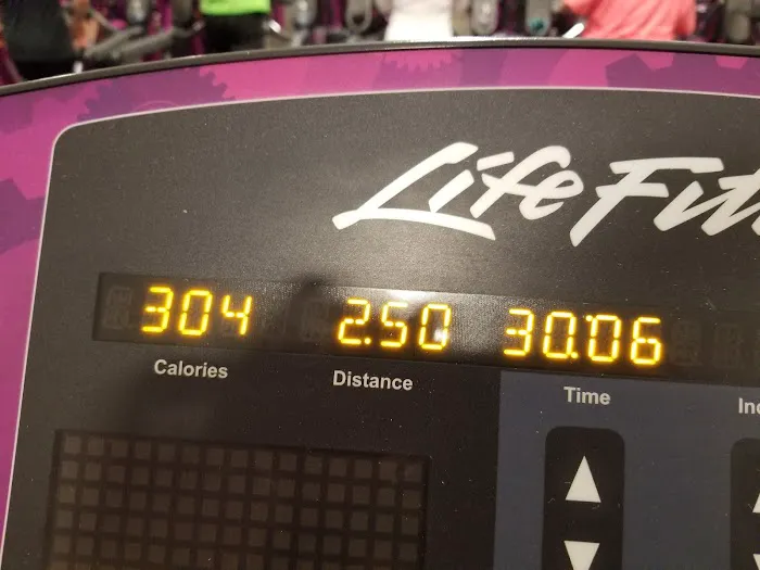 Planet Fitness Picture 9