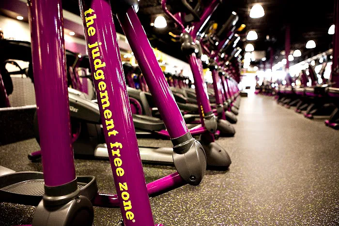 Planet Fitness Picture 6