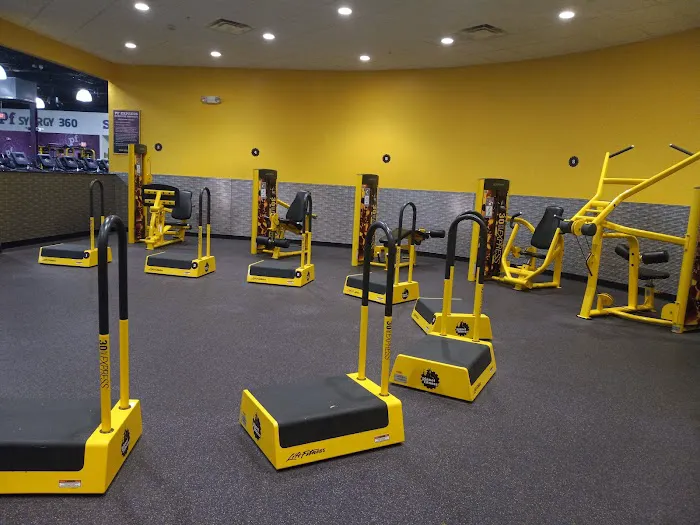 Planet Fitness Picture 5