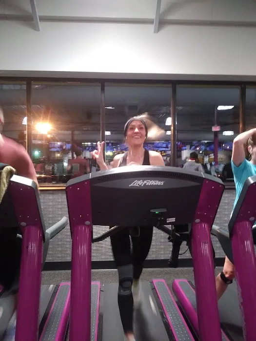 Planet Fitness Picture 2