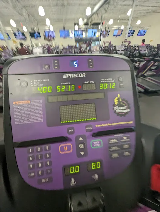 Planet Fitness Picture 10