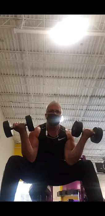 Planet Fitness Picture 7