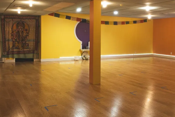 Manipura Power Yoga-Brookfield Picture 4