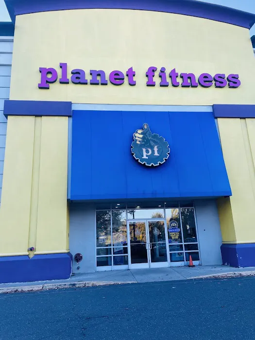 Planet Fitness Picture 10