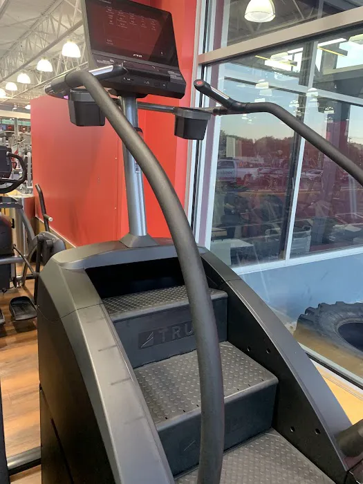 The Edge Fitness Clubs Picture 6