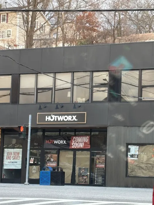 HOTWORX - MT Kisco, NY - Main Street Picture 4