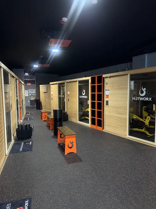 HOTWORX - MT Kisco, NY - Main Street Picture 2