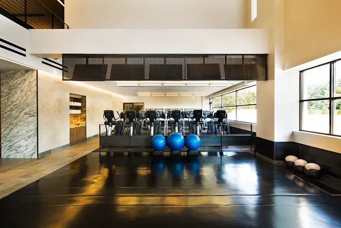 Equinox Paramus Picture 4