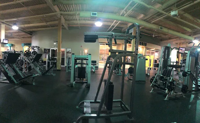 Gold's Gym Picture 6