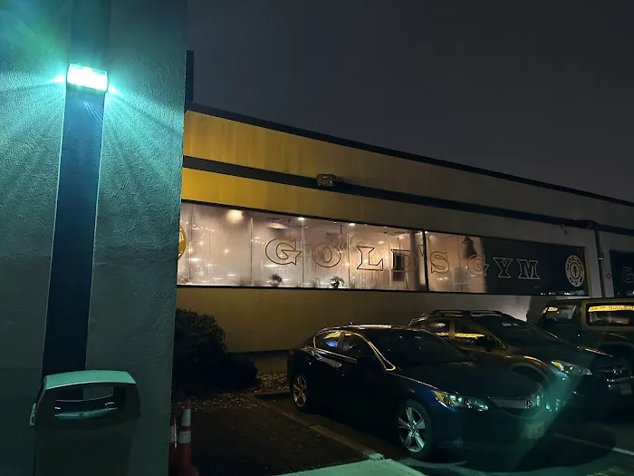 Gold's Gym Picture 3