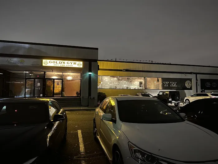Gold's Gym Picture 1