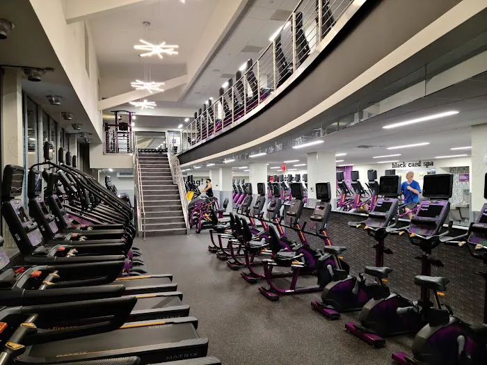 Planet Fitness Picture 7