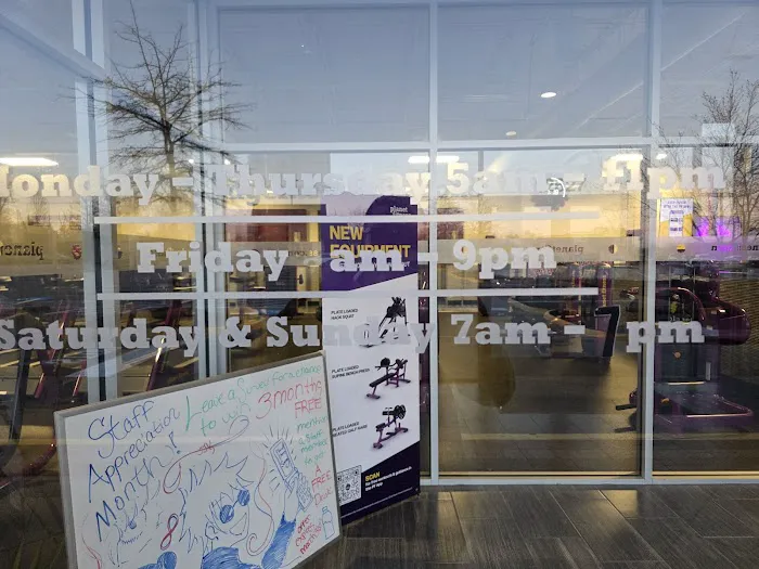 Planet Fitness Picture 9