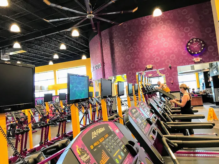 Planet Fitness Picture 2