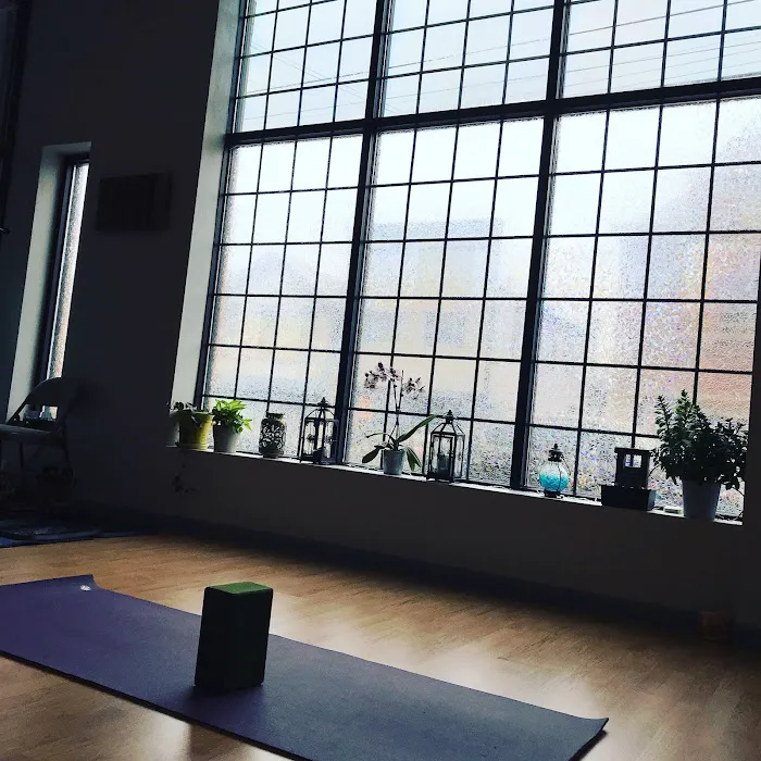Studio Z Yoga Picture 9