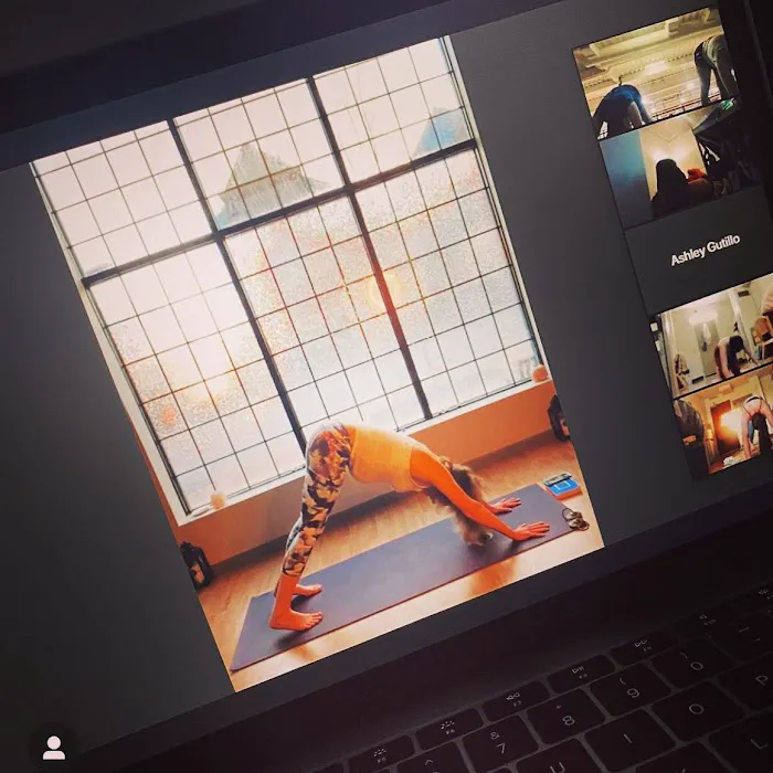 Studio Z Yoga Picture 3
