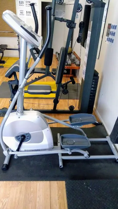 Zona's Fitness Center Picture 4