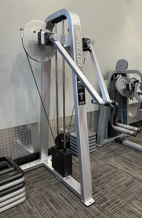 IRON FACTORY GYM Picture 2
