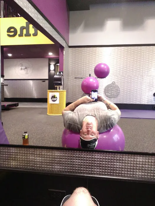 Planet Fitness Picture 8