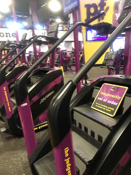 Planet Fitness Picture 10