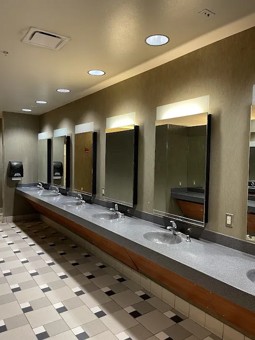 LA Fitness Picture 6
