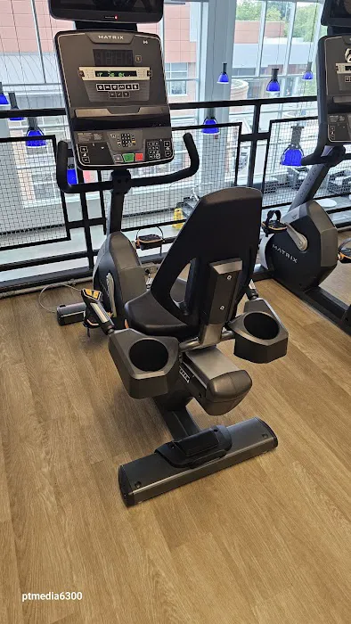 LA Fitness Picture 9