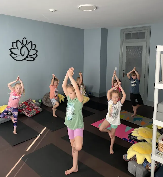 Clare Elizabeth Yoga Picture 7