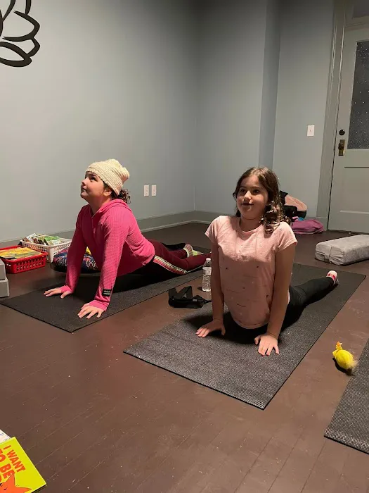 Clare Elizabeth Yoga Picture 4