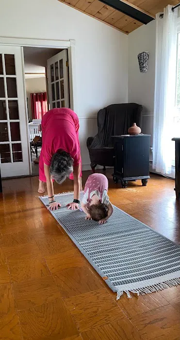Clare Elizabeth Yoga Picture 5