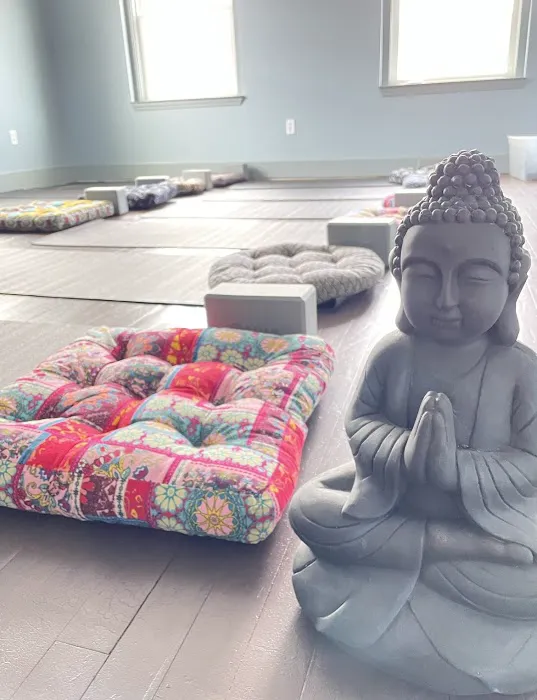 Clare Elizabeth Yoga Picture 8
