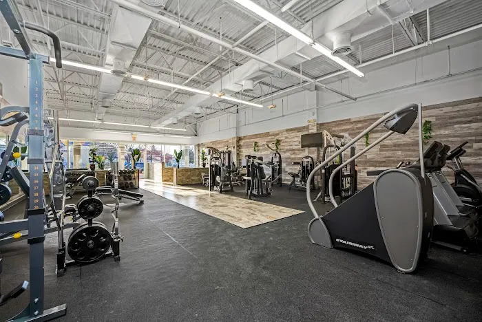 Premium Results Fitness Picture 2