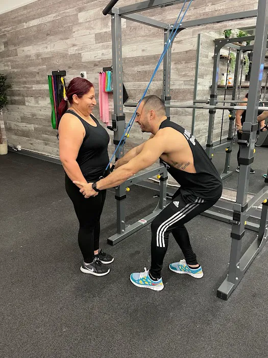 Premium Results Fitness Picture 3