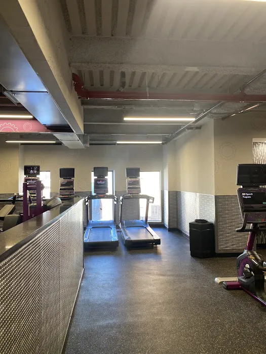 Planet Fitness Picture 7