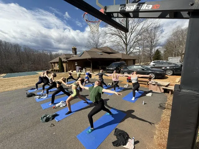 FlyDog Yoga Picture 2