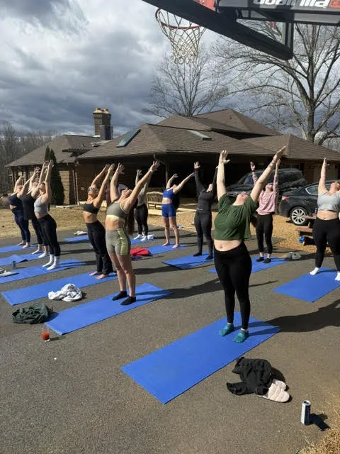 FlyDog Yoga Picture 3