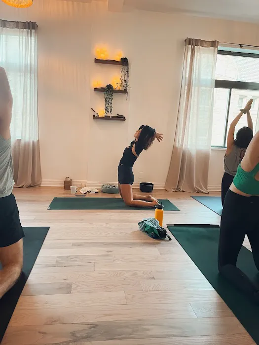 The Om Lounge Yoga & Wellness Picture 8