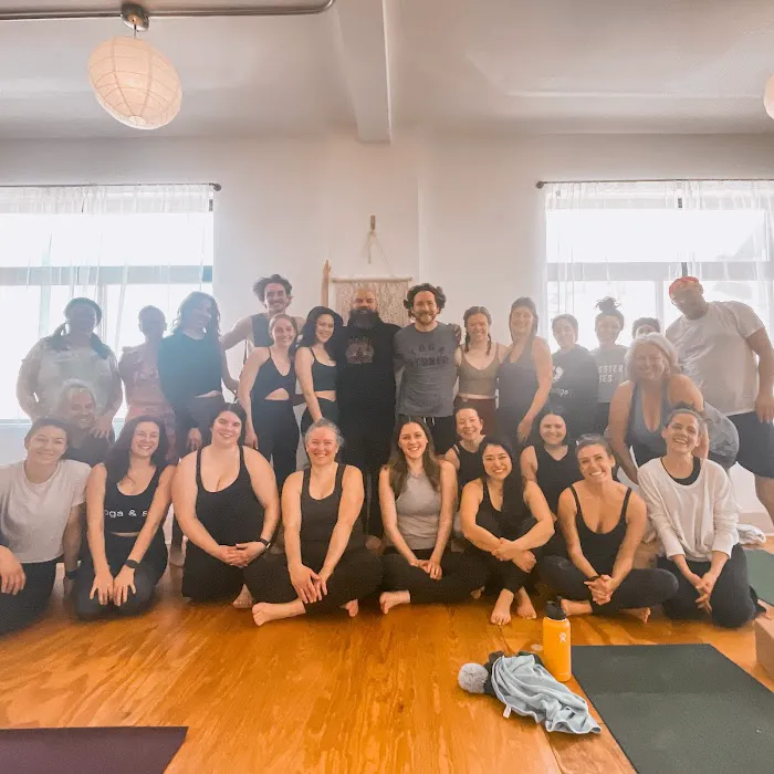 The Om Lounge Yoga & Wellness Picture 4