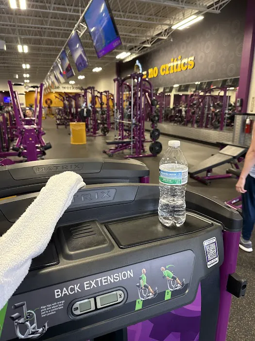 Planet Fitness Picture 10