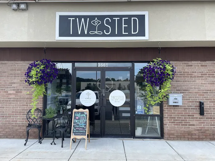 Twisted Yoga, Barre & Cycling Studio Picture 1