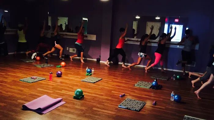 Twisted Yoga, Barre & Cycling Studio Picture 2