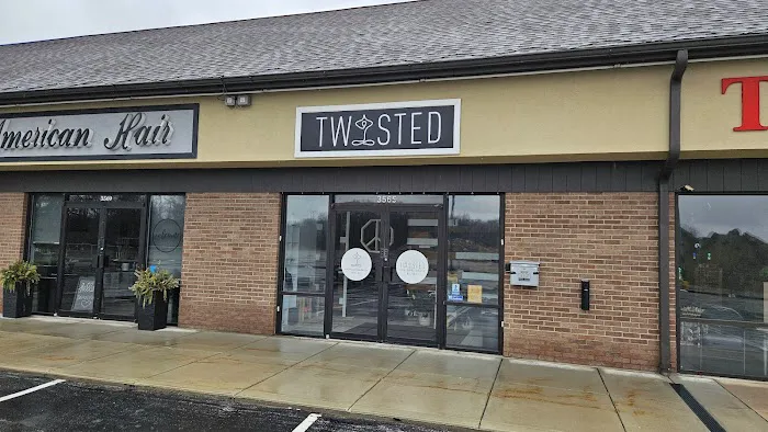 Twisted Yoga, Barre & Cycling Studio Picture 4