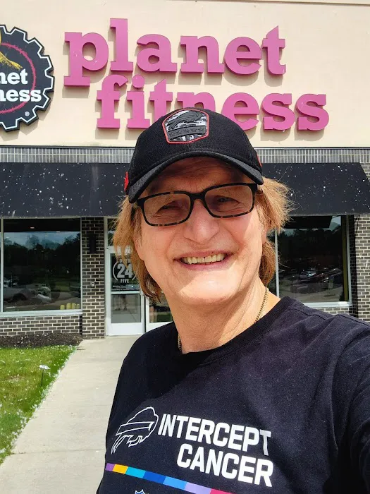 Planet Fitness Picture 1