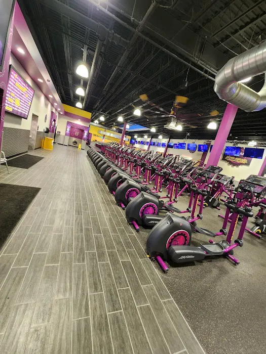 Planet Fitness Picture 5