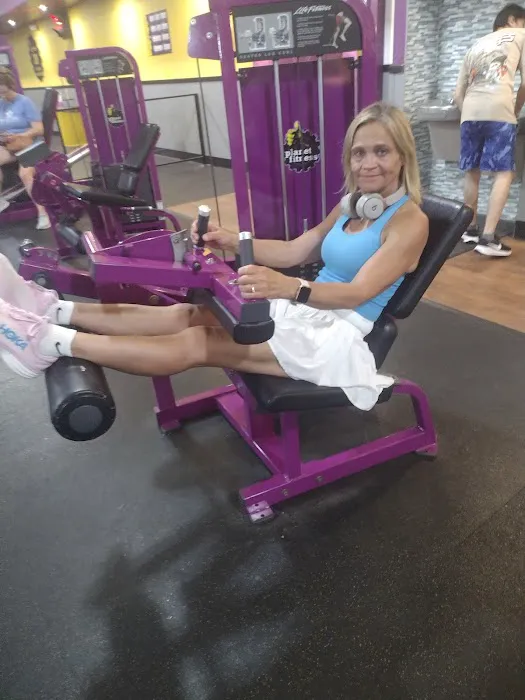 Planet Fitness Picture 9