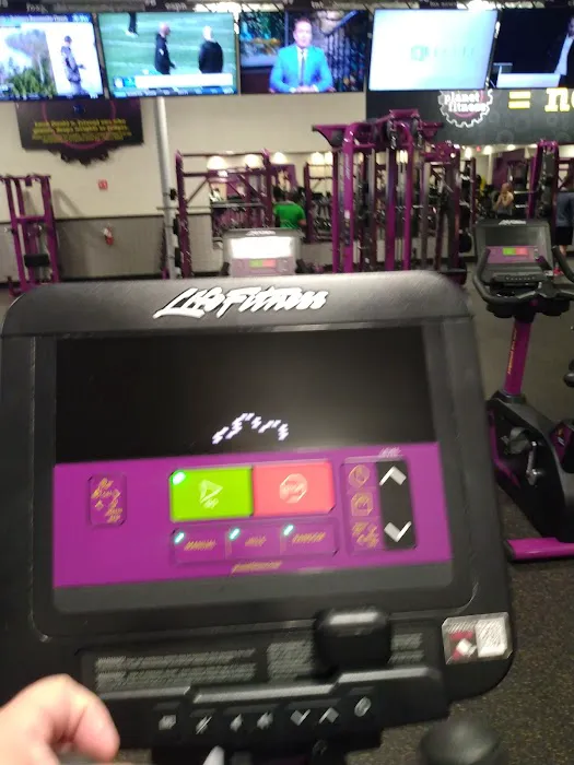Planet Fitness Picture 10