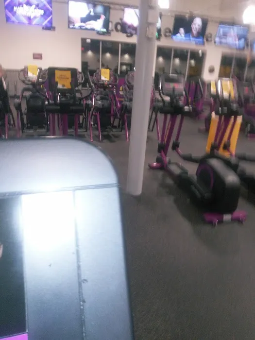 Planet Fitness Picture 6