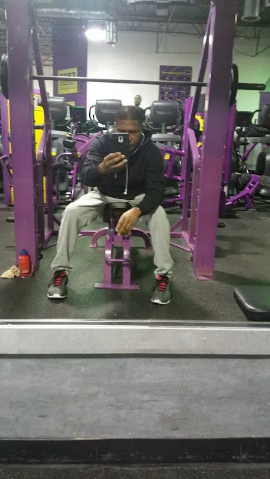 Planet Fitness Picture 10